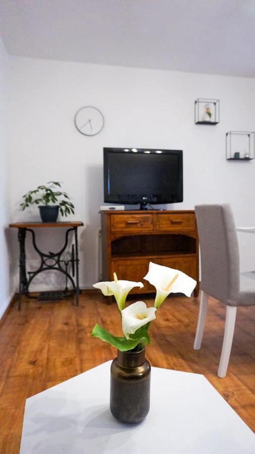 Apartment Gardens *